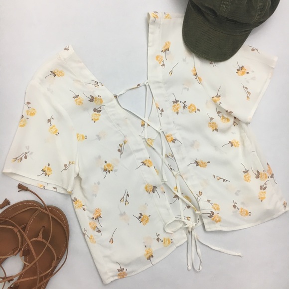{Flynn Skye} Floral Crop Top - Picture 1 of 5